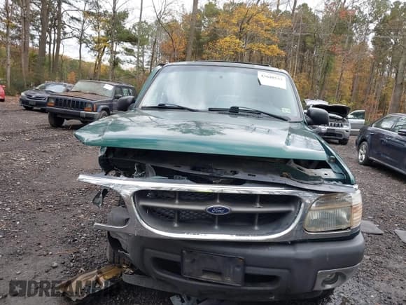 ✅ 2001 Ford Explorer XLT • VIN: 1FMZU83P91ZA60435 • Lot: 43648533. Listed on IAAI with 151,429 mi. Free auction sales archive from the USA and detailed vehicle history report at DreamBid. Image 12.