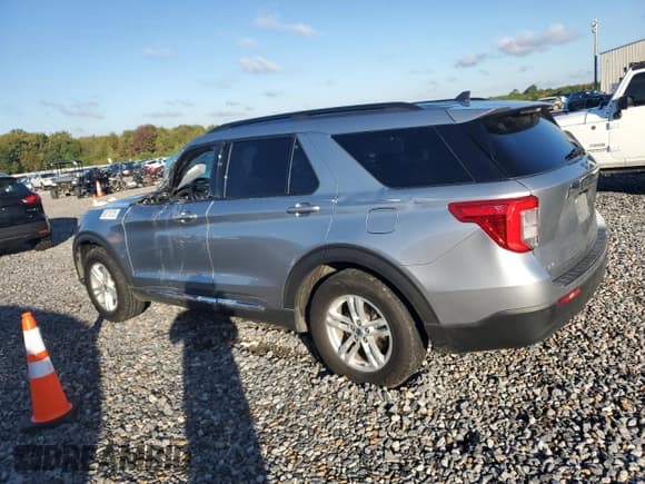 ✅ 2022 Ford Explorer XLT • VIN: 1FMSK7DH9NGB41476 • Lot: 90718725. Wystawiony na Copart z przebiegiem 118 749 mil. Bezpłatny archiwum sprzedaży aukcyjnych z USA i szczegółowy raport historii pojazdu na DreamBid. Zdjęcie 2.