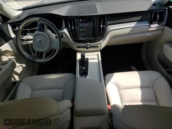 ✅ 2024 Volvo XC60 Core Dark Theme • VIN: YV4L12RK2R1761594 • Lot: 58273565. Wystawiony na Copart z przebiegiem 14 481 mil. Bezpłatny archiwum sprzedaży aukcyjnych z USA i szczegółowy raport historii pojazdu na DreamBid. Zdjęcie 8.