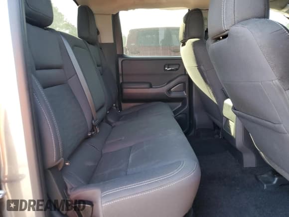 ✅ 2023 Nissan Frontier SV • VIN: 1N6ED1EJ3PN645754 • Lot: 57134365. Wystawiony na Copart z przebiegiem 42 695 mil. Bezpłatny archiwum sprzedaży aukcyjnych z USA i szczegółowy raport historii pojazdu na DreamBid. Zdjęcie 10.