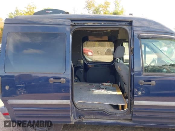 ✅ 2010 Ford Transit Connect XLT • VIN: NM0KS9BN2AT039458 • Lot: 43402684. Wystawiony na IAAI z przebiegiem 178 666 mil. Bezpłatny archiwum sprzedaży aukcyjnych z USA i szczegółowy raport historii pojazdu na DreamBid. Zdjęcie 8.