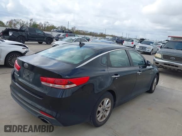 ✅ 2017 Kia Optima LX • VIN: 5XXGT4L31HG142015 • Лот: 43747397. Опубликован ранее на IAAI с пробегом 150 923 миль. Бесплатный доступ к архиву аукционных продаж из США и подробный отчёт об истории автомобиля на DreamBid. Изображение 4.