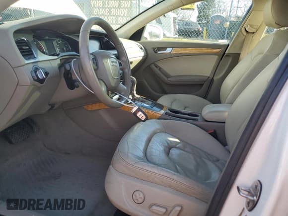 ✅ 2010 Audi A4 Premium • VIN: WAUSFAFL9AA034140 • Лот: 47122255. Опубликован ранее на Copart с пробегом 124 141 миль. Бесплатный доступ к архиву аукционных продаж из США и подробный отчёт об истории автомобиля на DreamBid. Изображение 7.