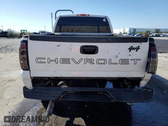 ✅ 2001 Chevrolet Silverado 1500 • VIN: 1GCEK19V21E242832 • Лот: 87472555. Опубликован ранее на Copart с пробегом 378 633 миль. Бесплатный доступ к архиву аукционных продаж из США и подробный отчёт об истории автомобиля на DreamBid. Изображение 6.