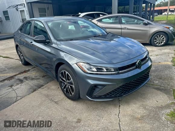 ✅ 2025 Volkswagen Jetta Sport • VIN: 3VWBX7BU1SM006738 • Lot: 96622915. Listed on Copart with 17,326 mi. Free auction sales archive from the USA and detailed vehicle history report at DreamBid. Image 1.