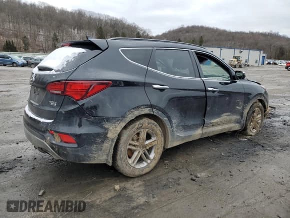 ✅ 2017 Hyundai Santa Fe 2.4L • VIN: 5NMZUDLB2HH023842 • Лот: 82839803. Опубликован ранее на Copart с пробегом 39 883 миль. Бесплатный доступ к архиву аукционных продаж из США и подробный отчёт об истории автомобиля на DreamBid. Изображение 3.