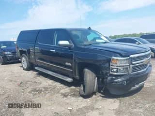2015 Chevrolet Silverado 1500 High Country с VIN 3GCPCTEC7FG385328, выставлен на аукционе IAAI как лот 43036924 с пробегом 155 391 миль миль и . История ставок и продаж доступна на DreamBid. Изображение 1.