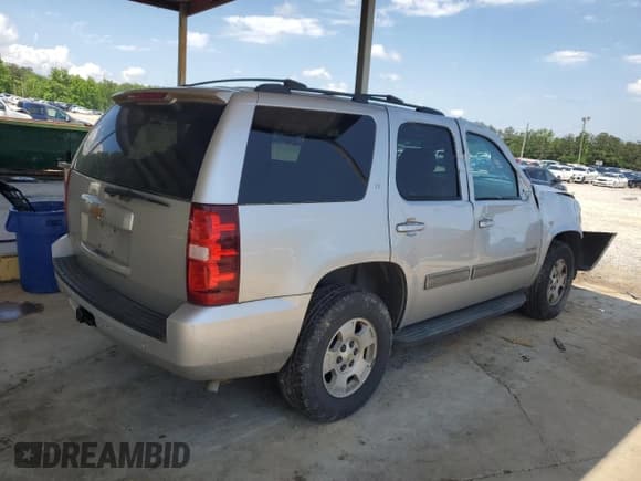 ✅ 2013 Chevrolet Tahoe LT • VIN: 1GNSCBE09DR311858 • Лот: 55884565. Опубликован ранее на Copart с пробегом 280 063 миль. Бесплатный доступ к архиву аукционных продаж из США и подробный отчёт об истории автомобиля на DreamBid. Изображение 3.