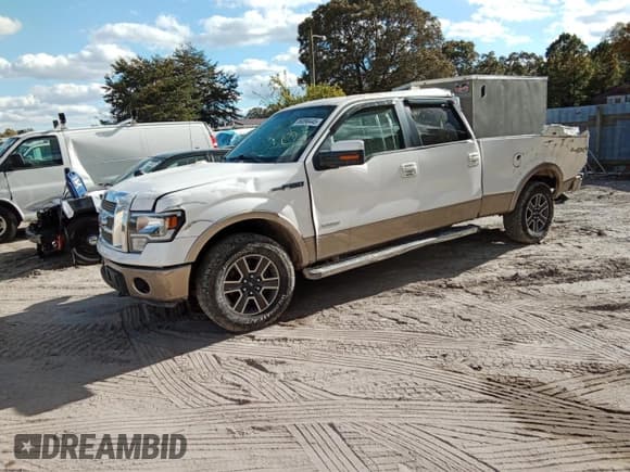 ✅ 2011 Ford F-150 Lariat • VIN: 1FTFW1ET8BFA57239 • Лот: 86090445. Опубликован ранее на Copart с пробегом 284 749 миль. Бесплатный доступ к архиву аукционных продаж из США и подробный отчёт об истории автомобиля на DreamBid. Изображение 1.