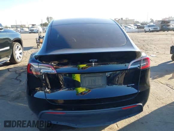 ✅ 2021 Tesla Model Y Long Range • VIN: 5YJYGDEE2MF152332 • Лот: 43582323. Опубликован ранее на IAAI с пробегом 126 931 миль. Бесплатный доступ к архиву аукционных продаж из США и подробный отчёт об истории автомобиля на DreamBid. Изображение 17.