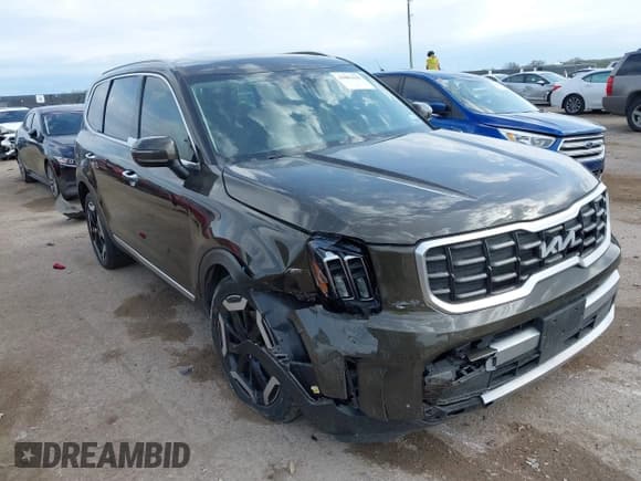 ✅ 2023 Kia Telluride S • VIN: 5XYP6DGC5PG382910 • Lot: 41882426. Listed on IAAI with 26,170 mi. Free auction sales archive from the USA and detailed vehicle history report at DreamBid. Image 1.