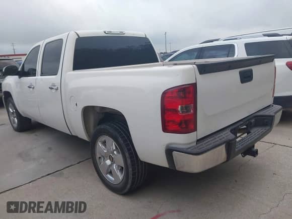 2010 Chevrolet Silverado 1500 LT with VIN 3GCRCSE03AG127857, listed as a IAAI auction lot 43555040 with 252,652 mi miles and . Bid and sale history available at DreamBid. Image 3.