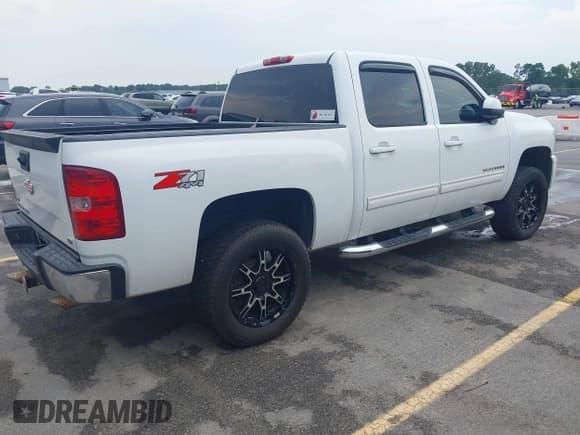 ✅ 2012 Chevrolet Silverado 1500 LTZ • VIN: 1GCPKTE70CF123184 • Lot: 42612979. Wystawiony na IAAI z przebiegiem 201 407 mil. Bezpłatny archiwum sprzedaży aukcyjnych z USA i szczegółowy raport historii pojazdu na DreamBid. Zdjęcie 4.