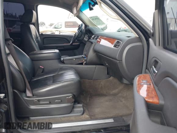 ✅ 2008 Chevrolet Avalanche LTZ • VIN: 3GNEC12038G146276 • Lot: 40596759. Listed on IAAI with Not provided. Free auction sales archive from the USA and detailed vehicle history report at DreamBid. Image 5.