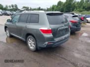 ✅ 2013 Toyota Highlander • VIN: 5TDZA3EH3DS036403 • Lot: 43058226. Wystawiony na IAAI z przebiegiem 135 542 mil. Bezpłatny archiwum sprzedaży aukcyjnych z USA i szczegółowy raport historii pojazdu na DreamBid. Zdjęcie 3.
