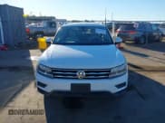 ✅ 2019 Volkswagen Tiguan SE • VIN: 3VV3B7AXXKM067038 • Lot: 43551584. Wystawiony na IAAI z przebiegiem 78 977 mil. Bezpłatny archiwum sprzedaży aukcyjnych z USA i szczegółowy raport historii pojazdu na DreamBid. Zdjęcie 12.