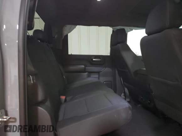 ✅ 2025 Chevrolet Silverado 2500HD Custom • VIN: 2GC4KME79S1135476 • Lot: 59478875. Wystawiony na Copart z przebiegiem 1 659 mil. Bezpłatny archiwum sprzedaży aukcyjnych z USA i szczegółowy raport historii pojazdu na DreamBid. Zdjęcie 10.