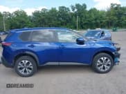 ✅ 2022 Nissan Rogue SV • VIN: 5N1BT3BB2NC710518 • Lot: 42667578. Wystawiony na IAAI z przebiegiem 30 849 mil. Bezpłatny archiwum sprzedaży aukcyjnych z USA i szczegółowy raport historii pojazdu na DreamBid. Zdjęcie 14.