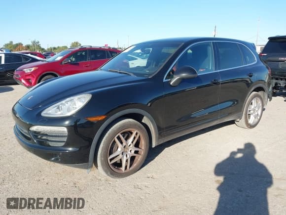 ✅ 2014 Porsche Cayenne • VIN: WP1AA2A24ELA92537 • Lot: 43587497. Wystawiony na IAAI z przebiegiem 163 388 mil. Bezpłatny archiwum sprzedaży aukcyjnych z USA i szczegółowy raport historii pojazdu na DreamBid. Zdjęcie 17.