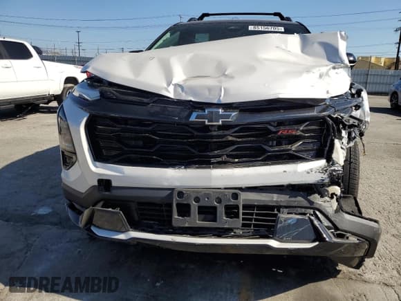 ✅ 2025 Chevrolet Equinox FWD RS • VIN: 3GNAXLEG9SL186710 • Lot: 85156705. Wystawiony na Copart z przebiegiem Nie podano. Bezpłatny archiwum sprzedaży aukcyjnych z USA i szczegółowy raport historii pojazdu na DreamBid. Zdjęcie 5.