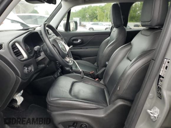 ✅ 2020 Jeep Renegade Limited • VIN: ZACNJBD17LPL96053 • Лот: 61570975. Опубликован ранее на Copart с пробегом 28 708 миль. Бесплатный доступ к архиву аукционных продаж из США и подробный отчёт об истории автомобиля на DreamBid. Изображение 7.