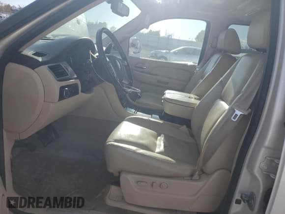 ✅ 2007 Cadillac Escalade • VIN: 1GYEC63867R259108 • Lot: 92455255. Listed on Copart with 208,582 mi. Free auction sales archive from the USA and detailed vehicle history report at DreamBid. Image 7.