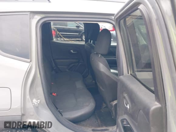 ✅ 2020 Jeep Renegade Latitude • VIN: ZACNJABB5LPL93142 • Lot: 42514438. Wystawiony na IAAI z przebiegiem 100 188 mil. Bezpłatny archiwum sprzedaży aukcyjnych z USA i szczegółowy raport historii pojazdu na DreamBid. Zdjęcie 8.