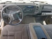 ✅ 1998 GMC Sierra 1500 • VIN: 1GTEC19R4WR504009 • Lot: 61786725. Wystawiony na Copart z przebiegiem 261 876 mil. Bezpłatny archiwum sprzedaży aukcyjnych z USA i szczegółowy raport historii pojazdu na DreamBid. Zdjęcie 8.