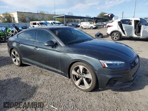 ✅ 2020 Audi A5 Sportback Premium Plus • VIN: WAUCNCF53LA012688 • Lot: 84225155. Wystawiony na Copart z przebiegiem 60 935 mil. Bezpłatny archiwum sprzedaży aukcyjnych z USA i szczegółowy raport historii pojazdu na DreamBid. Zdjęcie 4.