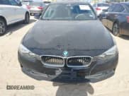 ✅ 2017 BMW 3 Series 320i • VIN: WBA8A9C35HK864405 • Lot: 43475544. Wystawiony na IAAI z przebiegiem 120 278 mil. Bezpłatny archiwum sprzedaży aukcyjnych z USA i szczegółowy raport historii pojazdu na DreamBid. Zdjęcie 12.