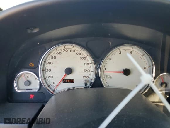 ✅ 2006 Saturn VUE • VIN: 5GZCZ33D66S887599 • Lot: 85085784. Wystawiony na Copart z przebiegiem 214 433 mil. Bezpłatny archiwum sprzedaży aukcyjnych z USA i szczegółowy raport historii pojazdu na DreamBid. Zdjęcie 9.