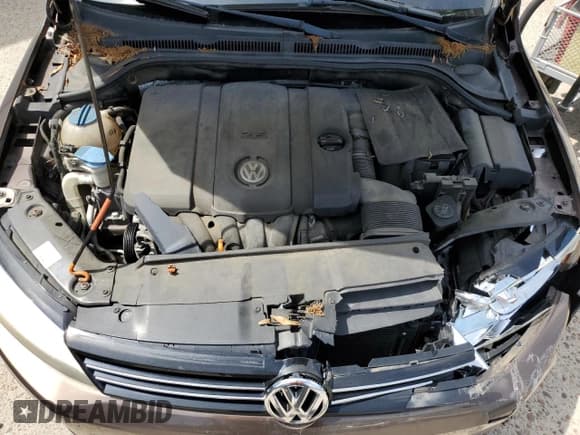 ✅ 2011 Volkswagen Jetta SEL • VIN: 3VWLX7AJ0BM359581 • Lot: 56222225. Listed on Copart with 195,871 mi. Free auction sales archive from the USA and detailed vehicle history report at DreamBid. Image 11.