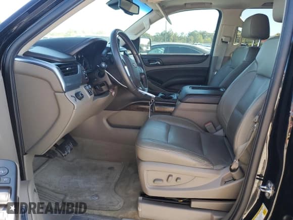 ✅ 2015 Chevrolet Suburban LT • VIN: 1GNSCJKC0FR241999 • Lot: 75596714. Wystawiony na Copart z przebiegiem 192 747 mil. Bezpłatny archiwum sprzedaży aukcyjnych z USA i szczegółowy raport historii pojazdu na DreamBid. Zdjęcie 7.