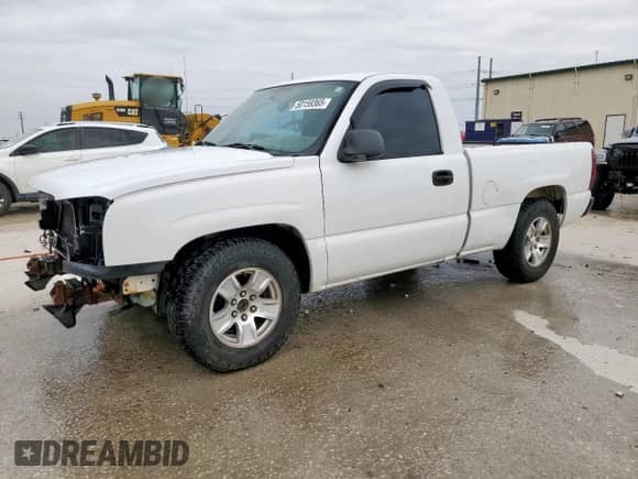 2005 Chevrolet Silverado 1500 Work Truck с VIN 1GCEC14X15Z134674, выставлен на аукционе Copart как лот 50159365 с пробегом 207 248 миль миль и Списание • Salvage title. История ставок и продаж доступна на DreamBid. Изображение 1.