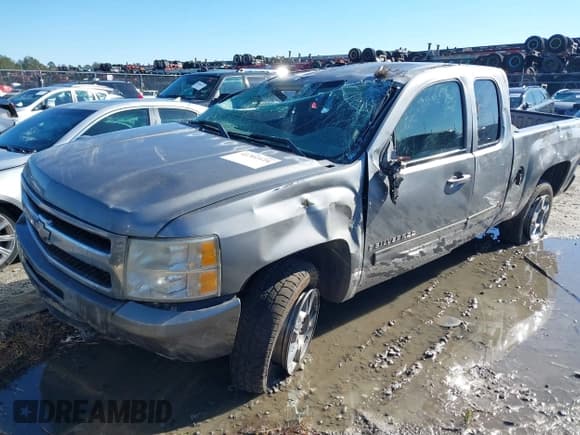 ✅ 2009 Chevrolet Silverado 1500 • VIN: 2GCEC39J891109818 • Lot: 41302124. Wystawiony na IAAI z przebiegiem Nie podano. Bezpłatny archiwum sprzedaży aukcyjnych z USA i szczegółowy raport historii pojazdu na DreamBid. Zdjęcie 17.