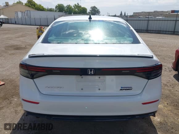 ✅ 2024 Honda Accord Sport-L • VIN: 1HGCY2F79RA090389 • Лот: 43273870. Опубликован ранее на IAAI с пробегом 61 065 миль. Бесплатный доступ к архиву аукционных продаж из США и подробный отчёт об истории автомобиля на DreamBid. Изображение 17.