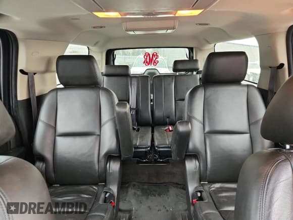 ✅ 2014 GMC Yukon XL Denali • VIN: 1GKS2MEF8ER164451 • Lot: 81793725. Wystawiony na Copart z przebiegiem 144 611 mil. Bezpłatny archiwum sprzedaży aukcyjnych z USA i szczegółowy raport historii pojazdu na DreamBid. Zdjęcie 10.