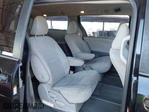 ✅ 2015 Toyota Sienna L • VIN: 5TDZK3DC6FS566662 • Lot: 43230834. Listed on IAAI with 215,151 mi. Free auction sales archive from the USA and detailed vehicle history report at DreamBid. Image 8.