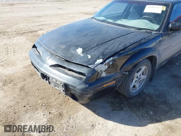 ✅ 1995 Pontiac Grand Prix SE • VIN: 1G2WJ12M1SF295319 • Lot: 41685317. Wystawiony na IAAI z przebiegiem 151 478 mil. Bezpłatny archiwum sprzedaży aukcyjnych z USA i szczegółowy raport historii pojazdu na DreamBid. Zdjęcie 6.