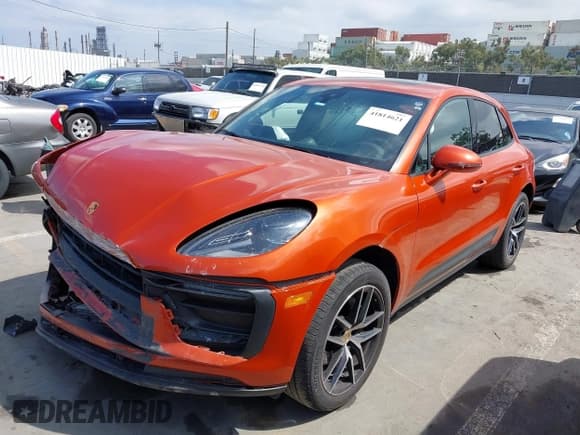 ✅ 2022 Porsche Macan • VIN: WP1AA2A58NLB02500 • Lot: 41814621. Wystawiony na IAAI z przebiegiem 54 765 mil. Bezpłatny archiwum sprzedaży aukcyjnych z USA i szczegółowy raport historii pojazdu na DreamBid. Zdjęcie 2.