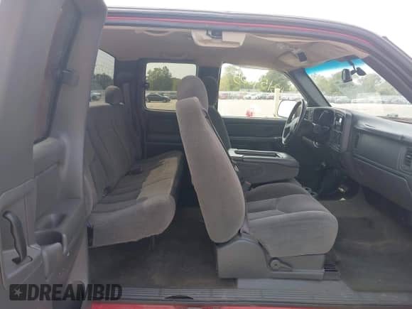 2005 Chevrolet Silverado 2500HD LS с VIN 1GCHK29U35E147891, выставлен на аукционе IAAI как лот 43159005 с пробегом 243 335 миль миль и . История ставок и продаж доступна на DreamBid. Изображение 8.