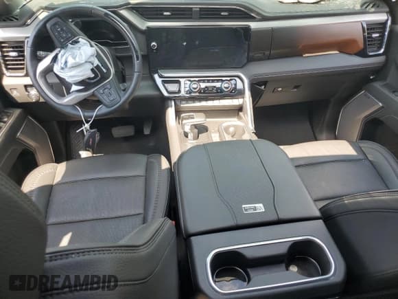 ✅ 2025 GMC Sierra 1500 Denali • VIN: 1GTUUGEL7SZ155175 • Лот: 63856485. Опубликован ранее на Copart с пробегом 22 822 миль. Бесплатный доступ к архиву аукционных продаж из США и подробный отчёт об истории автомобиля на DreamBid. Изображение 8.