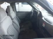 ✅ 2000 Chevrolet S-10 LS • VIN: 1GCCS14W7YK101192 • Лот: 42538796. Опубликован ранее на IAAI с пробегом Не указан. Бесплатный доступ к архиву аукционных продаж из США и подробный отчёт об истории автомобиля на DreamBid. Изображение 5.