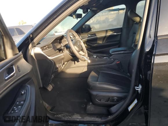 ✅ 2025 Jeep Grand Cherokee Limited • VIN: 1C4RJGBG9SC294054 • Лот: 49224825. Опубликован ранее на Copart с пробегом 945 миль. Бесплатный доступ к архиву аукционных продаж из США и подробный отчёт об истории автомобиля на DreamBid. Изображение 7.