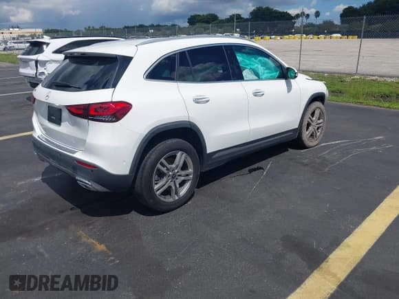 ✅ 2022 Mercedes-Benz GLA 250 • VIN: W1N4N4GB3NJ360763 • Lot: 43281502. Wystawiony na IAAI z przebiegiem 15 440 mil. Bezpłatny archiwum sprzedaży aukcyjnych z USA i szczegółowy raport historii pojazdu na DreamBid. Zdjęcie 4.