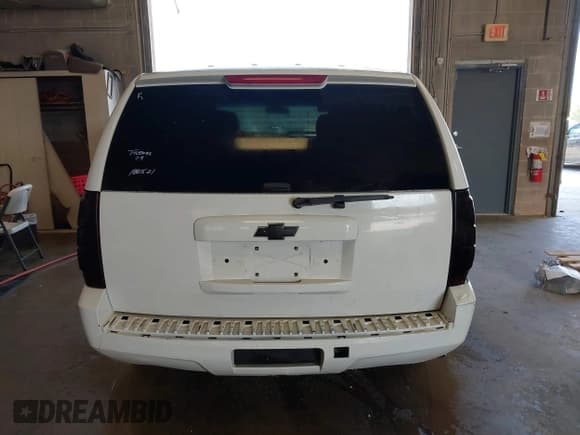 ✅ 2014 Chevrolet Tahoe Commercial • VIN: 1GNLC2E07ER188521 • Lot: 42715650. Wystawiony na IAAI z przebiegiem 194 028 mil. Bezpłatny archiwum sprzedaży aukcyjnych z USA i szczegółowy raport historii pojazdu na DreamBid. Zdjęcie 16.