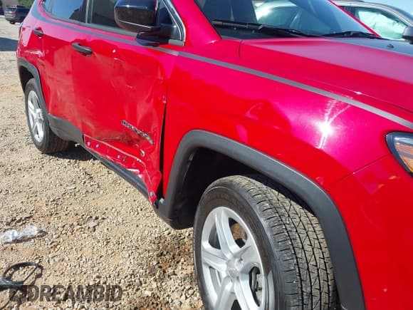 ✅ 2023 Jeep Compass Sport • VIN: 3C4NJDAN0PT518000 • Lot: 43092586. Wystawiony na IAAI z przebiegiem 12 271 mil. Bezpłatny archiwum sprzedaży aukcyjnych z USA i szczegółowy raport historii pojazdu na DreamBid. Zdjęcie 6.