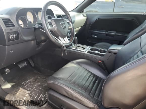 ✅ 2012 Dodge Challenger SXT • VIN: 2C3CDYAG8CH162071 • Lot: 43978905. Wystawiony na Copart z przebiegiem 194 590 mil. Bezpłatny archiwum sprzedaży aukcyjnych z USA i szczegółowy raport historii pojazdu na DreamBid. Zdjęcie 7.