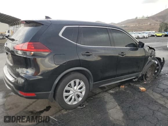 ✅ 2019 Nissan Rogue S • VIN: JN8AT2MT3KW504803 • Лот: 85930495. Опубликован ранее на Copart с пробегом 95 590 миль. Бесплатный доступ к архиву аукционных продаж из США и подробный отчёт об истории автомобиля на DreamBid. Изображение 3.