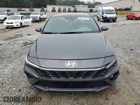✅ 2025 Hyundai Elantra SE • VIN: KMHLL4DG5SU942796 • Lot: 85591915. Listed on Copart with 4,943 mi. Free auction sales archive from the USA and detailed vehicle history report at DreamBid. Image 5.